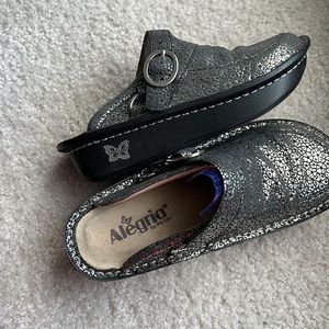 Algeria Metallic Print Leather Clog
